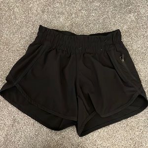 Lululemon track that short 4’